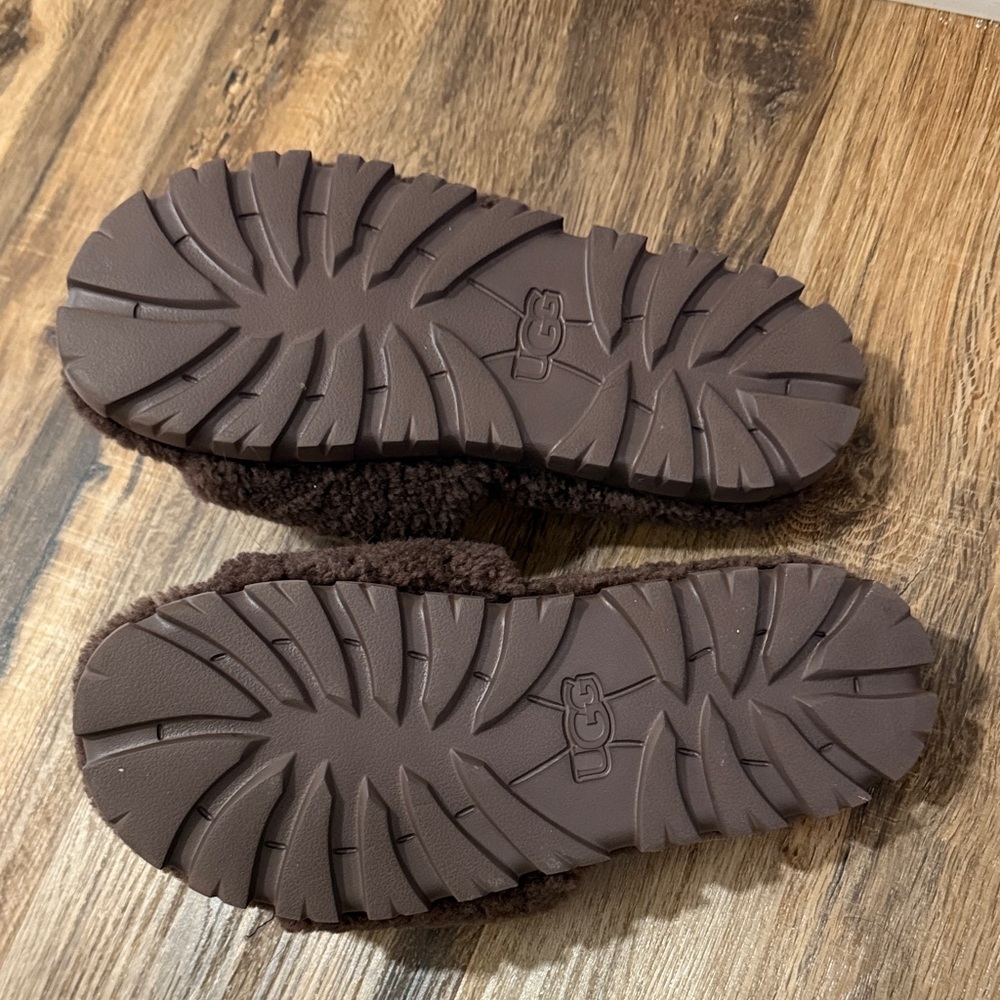 UGG Chocolate Brown Sherling Plush Slides Size 8 Cozette - Picture 4 of 7